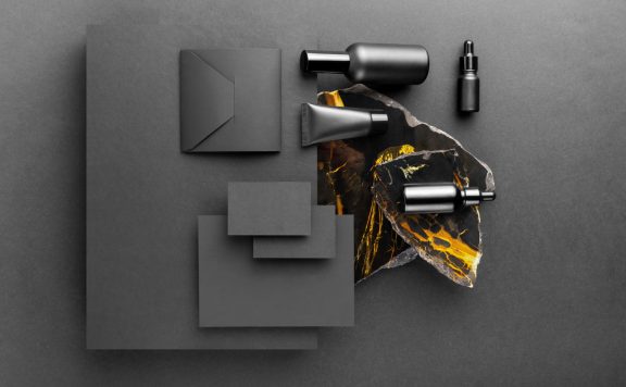 高端化妆精华水乳霜喷雾瓶子品牌包装样机