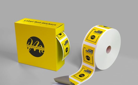 带有分配器盒的滚动贴纸样机 (PSD,JPG)