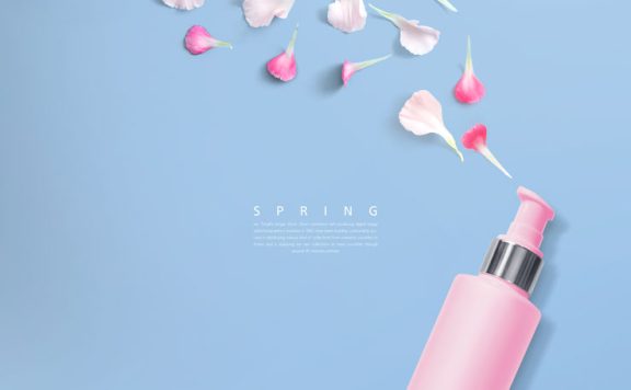 花瓣喷雾春季概念海报设计素材 (psd)