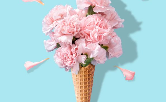 花卉冰淇淋春季概念海报设计素材 (psd)