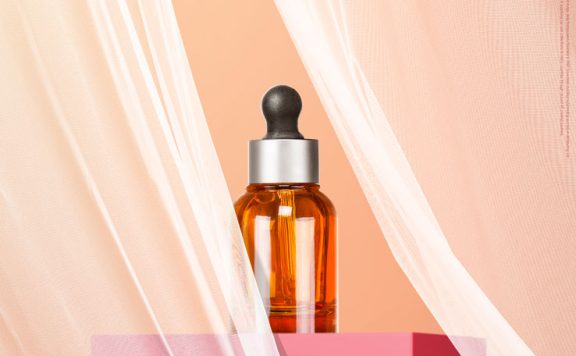 纱帘布精华液护肤品海报设计模板 (psd)