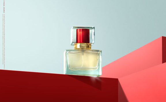 简约场景香水化妆品海报设计模板 (psd)