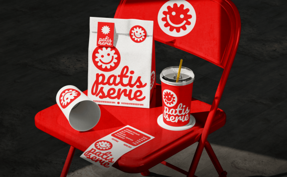 咖啡馆品牌模型样机 (PSD)